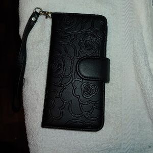 Black iPhone 5/5s Wallet Case